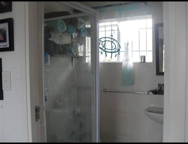 2 BEDROOM FLAT RENTED IN DAWNCREST